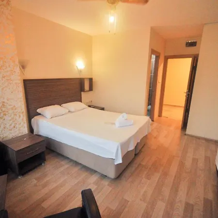 Blue Hotel *