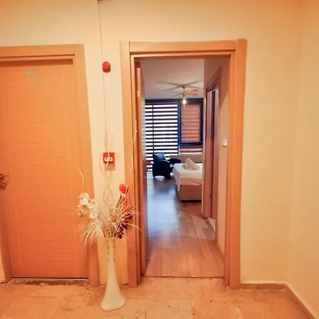 Blue Hotel *