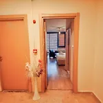 Blue Hotel *