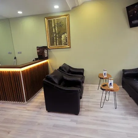 Hotel Blue *
